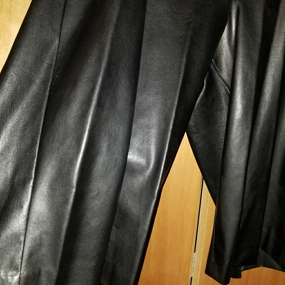 Crop Pants - Picture 3 of 4